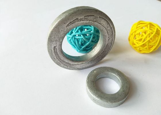 Immersion chaude matérielle d'acier au carbone galvanisant le joint plat M10 avec le zinc blanc